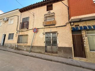 Towny house in Almorox. Casa en venta en almorox