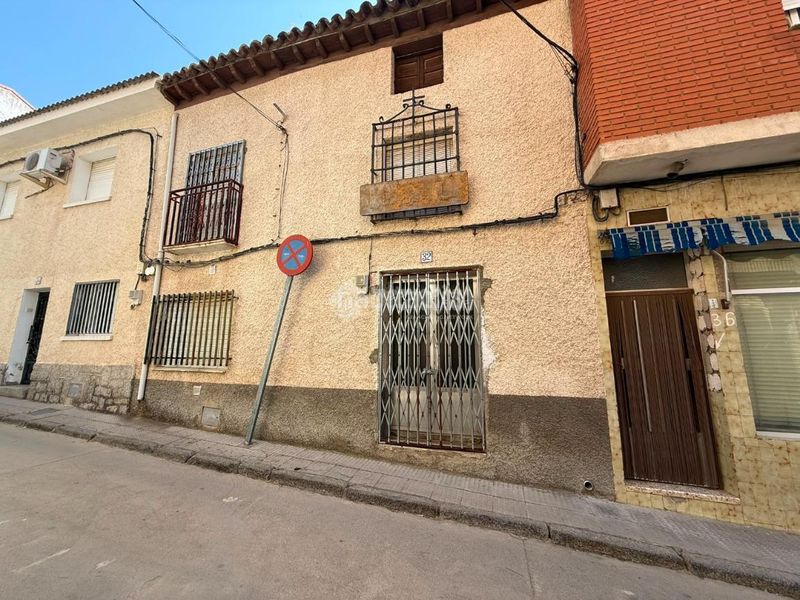 Foto c8ee0152-dd1c-4c18-b378-2399bd9c36b7. Casa aparellada amb calefacció a Almorox