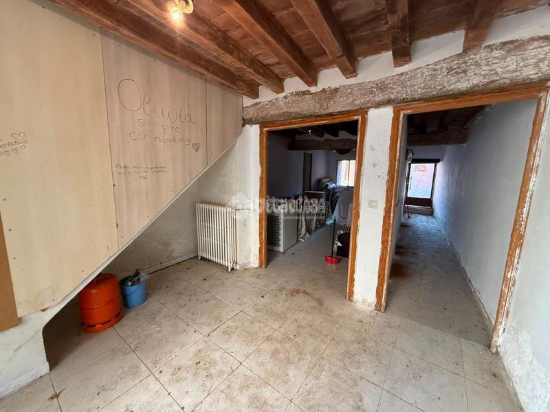 Foto d82ab1bd-495c-451e-9a11-adf289b75a66. Casa aparellada amb calefacció a Almorox