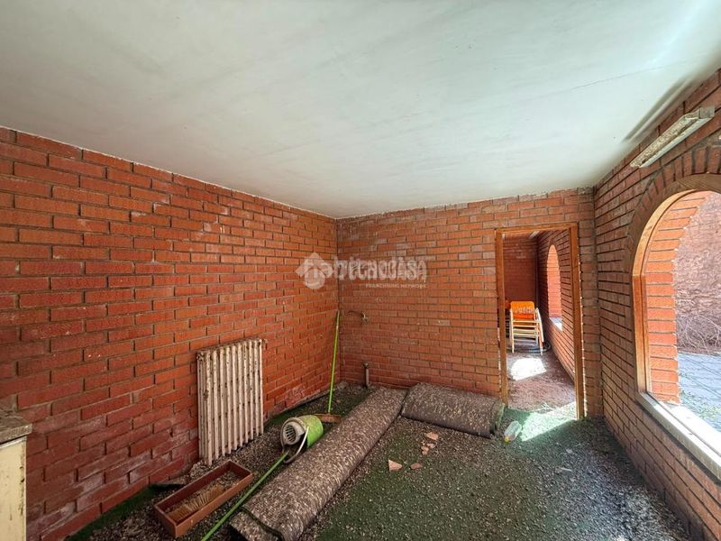 Foto f4359e90-a0bb-4582-be75-5dd1cd32814d. Casa aparellada amb calefacció a Almorox