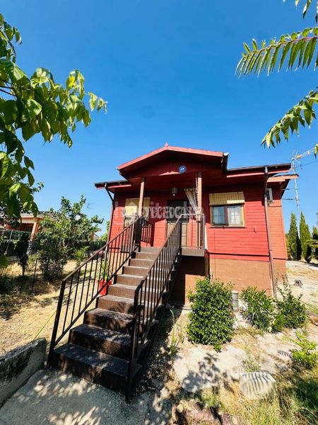 Foto 04dea503-9d9e-40d8-a899-426449b76029. Casa amb aparcament a Escalona
