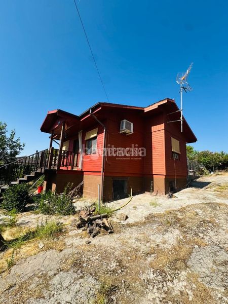 Foto 9f5c685e-4350-4e43-9f33-129f406614cb. Casa amb aparcament a Escalona