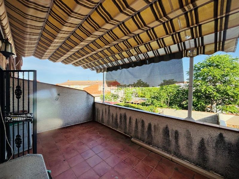 Foto 0da61709-00a8-4771-be3d-ffd9c1ac08cc. Casa aparellada amb calefacció a Escalona