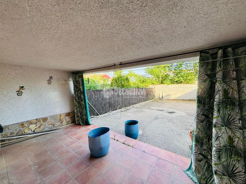 Foto fdc71158-b0bd-48cb-8210-f480f61e066b. Casa aparellada amb calefacció a Escalona