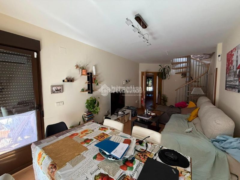 Foto eecbbc33-1771-4ac6-a7f5-1570ee57fbca. Pis amb calefacció aparcament a Almorox