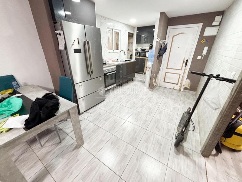 Foto b32b8be8-cf4b-4e25-94bd-e02fcd3023ba. Piso  en venta en Barrio Benicalap Valencia