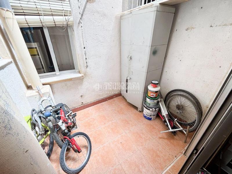 Foto b5fbb58c-481d-4808-aaff-f048a6d659da. Piso  en venta en Barrio Benicalap Valencia
