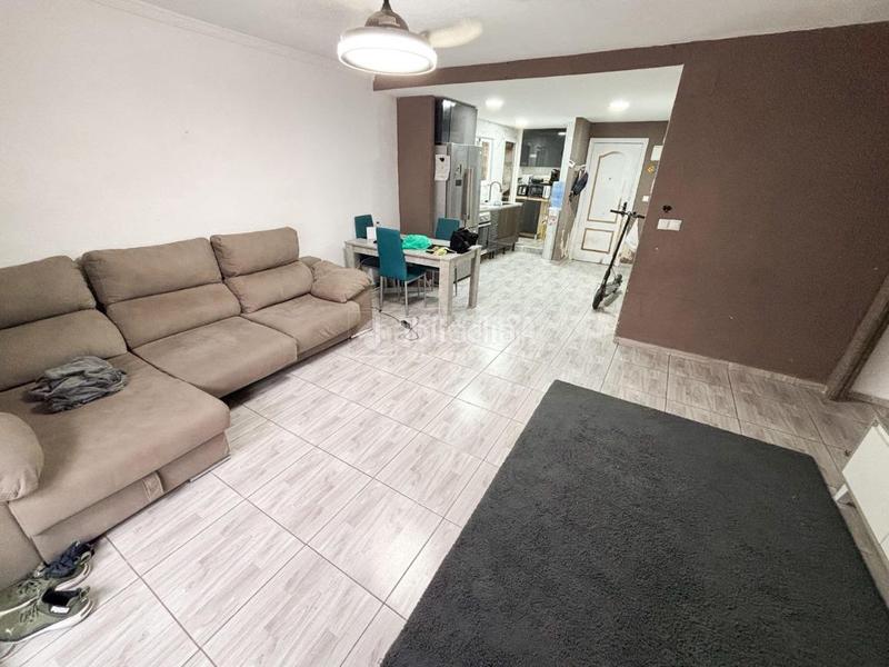 Foto bc3e5ad1-f90d-40a2-ab66-18f479f9ea18. Piso  en venta en Barrio Benicalap Valencia