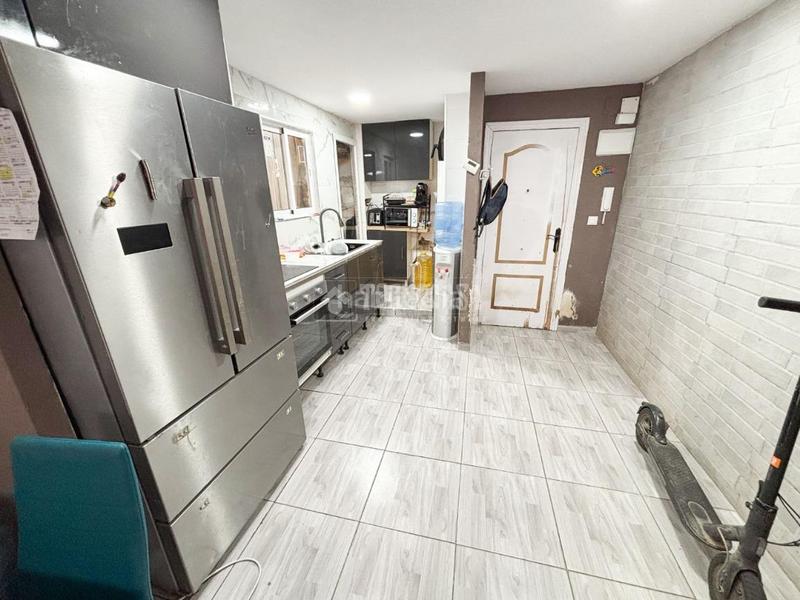 Foto cdcf1e6e-c229-43ec-8ae8-e08e28029f0d. Piso  en venta en Barrio Benicalap Valencia