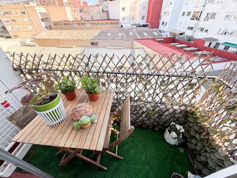 Foto 24b46c34-6bf5-4a44-990a-8b5ecf00c290. Appartamento in Barrio Benicalap Valencia