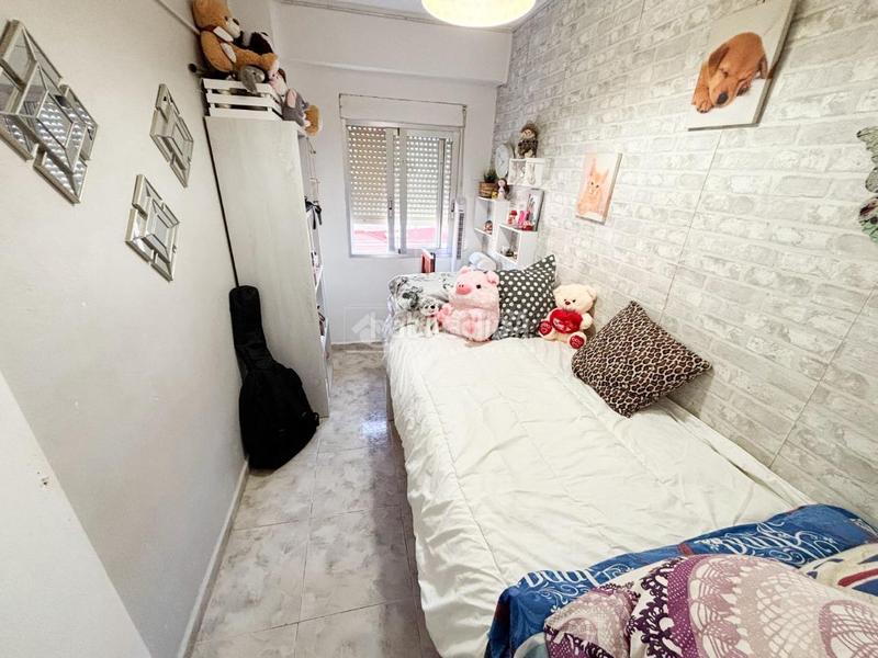 Foto e3bf16c3-cc85-43e0-959e-2e52a37a1e7b. Appartamento in Barrio Benicalap Valencia