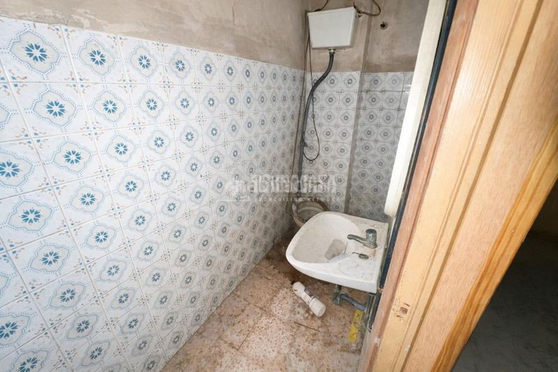 Foto a031ea8d-f4bf-4b4e-b445-14f0073c9766. Local comercial a El Calvari Valencia