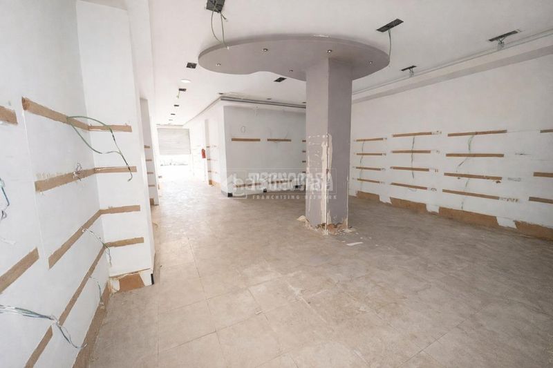 Foto a6ab2af1-baf7-4013-9f5b-946d6aab3029. Local comercial a El Calvari Valencia