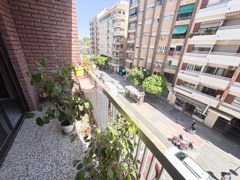 Foto f264f80d-bdb9-480e-83cf-406cd915c6c0. Pis amb aparcament a Barrio Benicalap Valencia