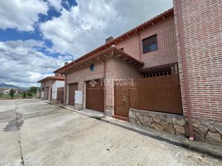 Casa aparellada a Cardiel de los Montes. Casa en venta en cardiel de los montes