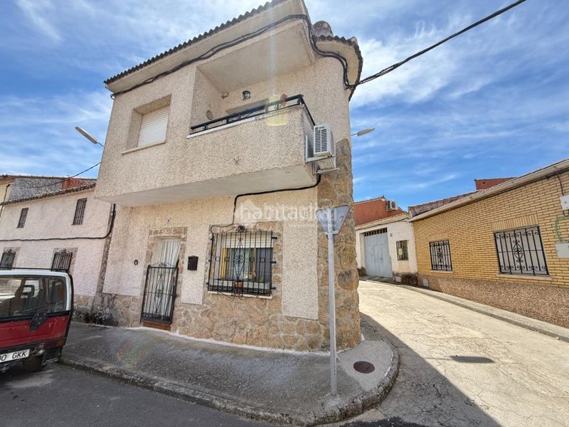 Foto 03aa55ca-8db0-453b-9a4f-d34c3c7619a4. Casa aparellada amb calefacció a Lucillos