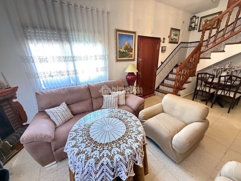 Foto d2a6a0fa-4aa1-4876-9489-025ada5d7703. Casa aparellada amb calefacció a Lucillos