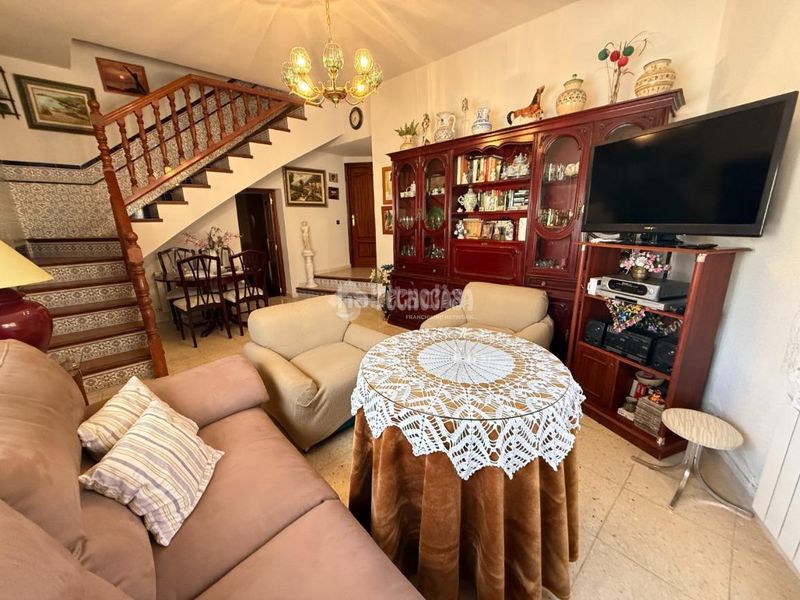 Foto d4bf017a-c0a9-4c0a-9ce4-67171fe527cd. Casa aparellada amb calefacció a Lucillos