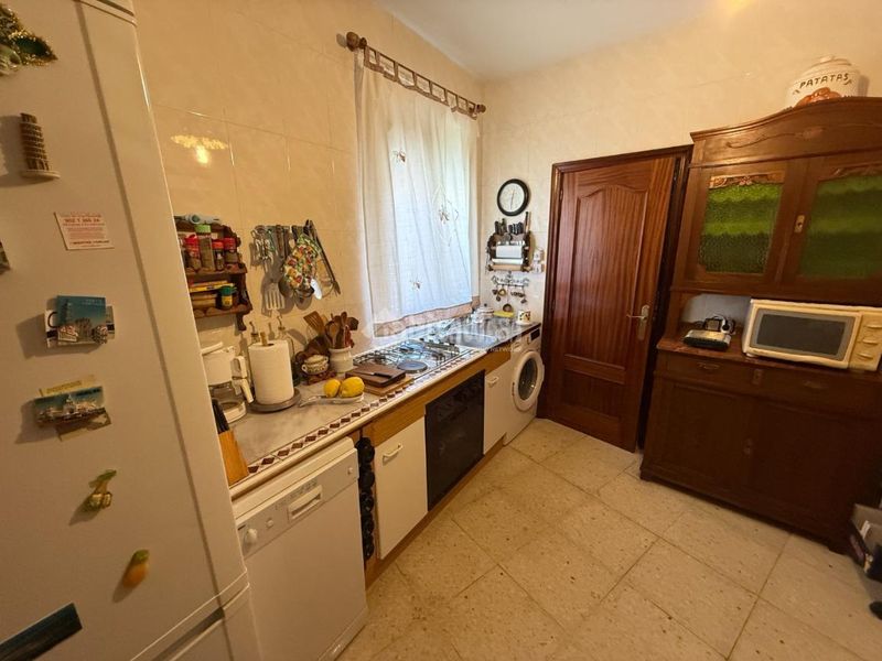 Foto f6e36928-f5e4-4c35-b2de-cd8f0de63bdb. Casa aparellada amb calefacció a Lucillos