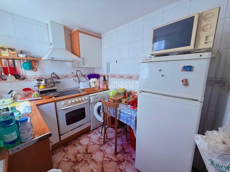 Foto a9826ac2-5a1c-4a4b-b7cc-f9da0ececd20. Pis a País Valencià Mislata