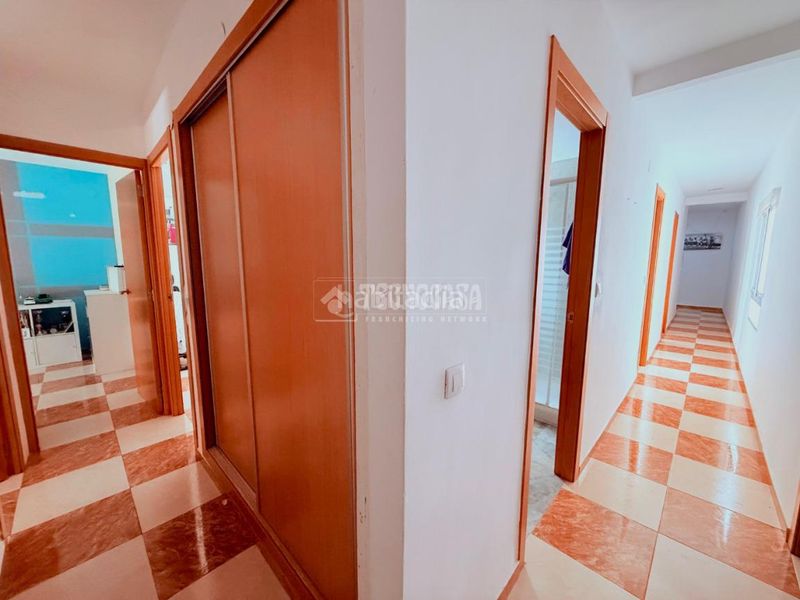 Foto a8fd56cb-d215-40b0-a6f5-f2c5149afc62. Piso  en venta en País Valencià Mislata