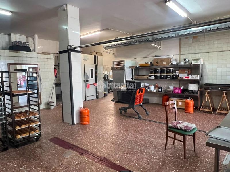 Foto 64d4376e-faaf-4c7a-80d6-d934a0e14c69. Local comercial a Cardenal Benlloch Mislata