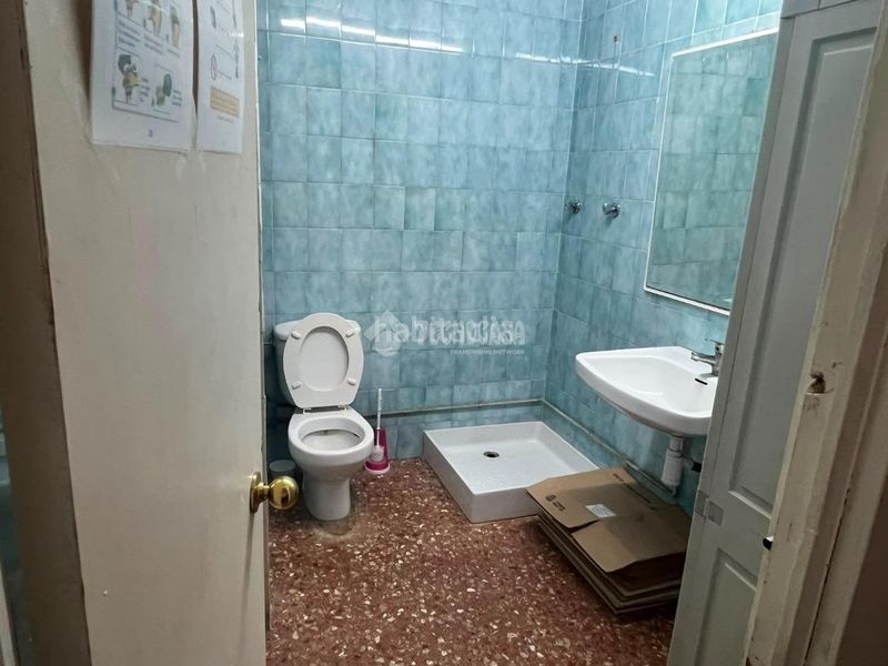Foto cb356815-e2b0-4ae2-96e2-8858b468342e. Local comercial a Cardenal Benlloch Mislata