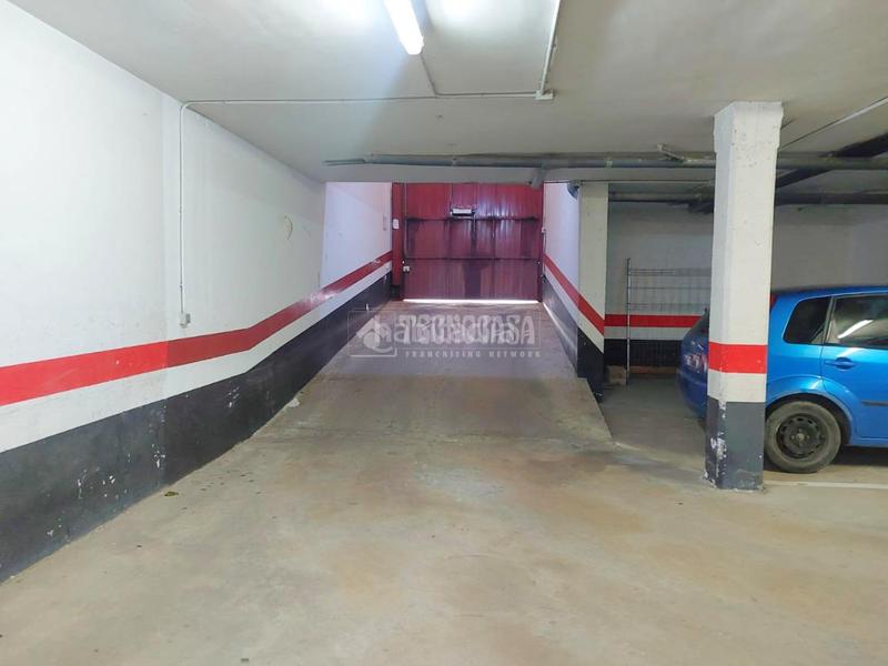 Foto a4e4f1b9-3fb6-454d-b106-dcf5c3c6b30a. Parking coche boxplaza de garaje en venta en Miralbueno Zaragoza