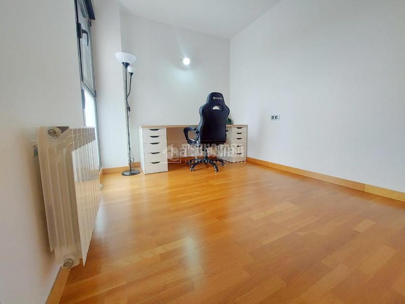 Foto 9fab9416-7a07-4499-b2ea-2c576cf6c8c8. Flat with heating parking pool in Miralbueno Zaragoza