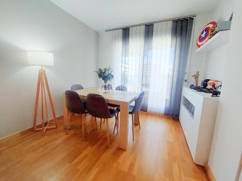 Foto d0315a26-8cdf-4d86-9c30-6f82199b35c7. Flat with heating parking pool in Miralbueno Zaragoza