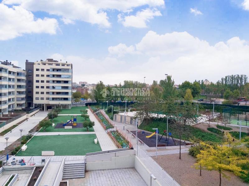 Foto d1a72006-4f27-4da6-aa7b-0c089cbf2043. Flat with heating parking pool in Miralbueno Zaragoza