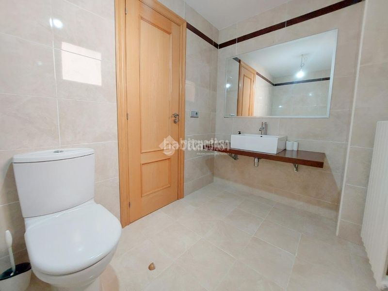Foto d07039eb-c623-40c9-a84c-7f524992ab91. Pis amb calefacció aparcament piscina a Oliver Zaragoza
