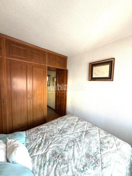 Foto 24bc1fd9-1325-40be-a96a-683ae67f6e45. Casa aparellada a Apóstol Santiago Madrid