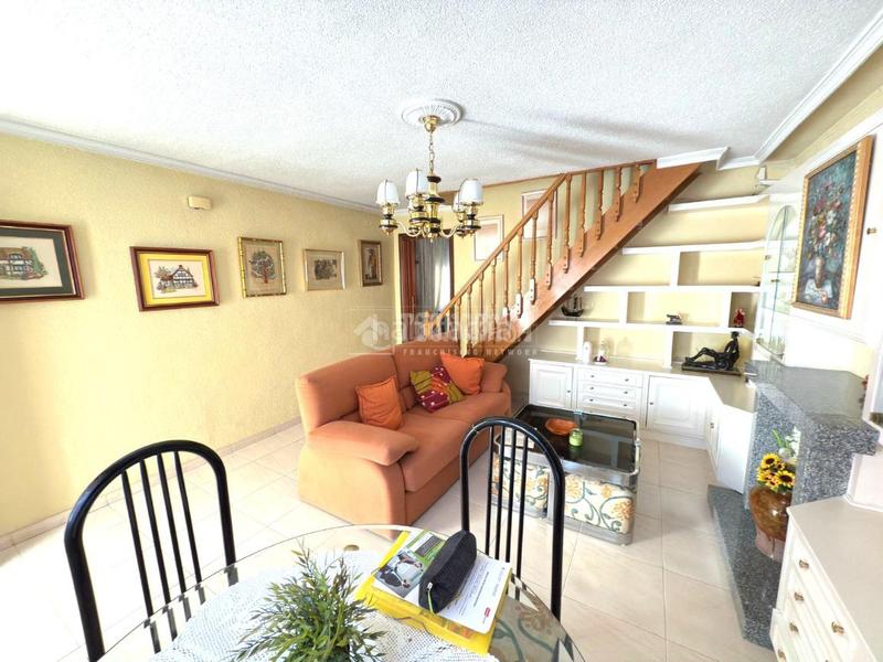 Foto 7a865122-9b09-4363-beb4-4ce8ab8247ce. Casa aparellada a Apóstol Santiago Madrid