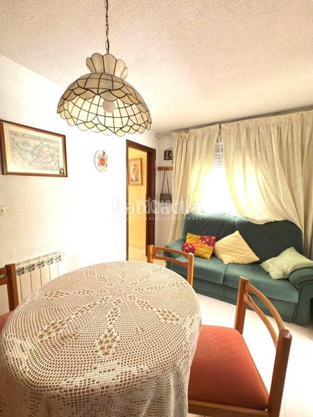 Foto dd315d0b-e91e-416d-84f8-da8a4853f12b. Casa aparellada a Apóstol Santiago Madrid