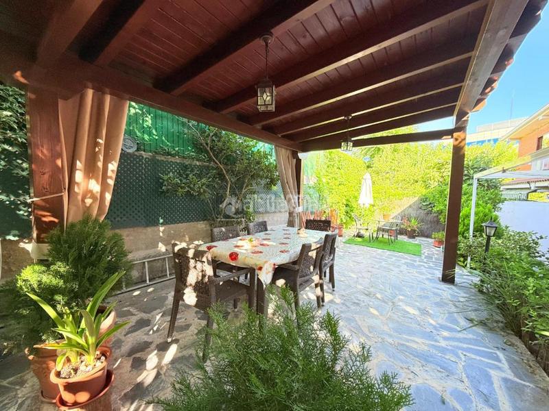 Foto 303c803a-162c-42d6-b17a-aabc1633a647. Casa bifamiliare con riscaldamento parcheggio in Arroyo de la Vega La Moraleja