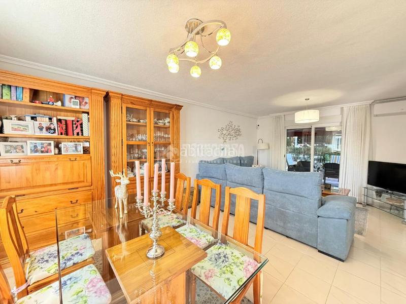 Foto 48175d7b-756b-4755-9248-8cf5847b182b. Casa bifamiliare con riscaldamento parcheggio in Arroyo de la Vega La Moraleja