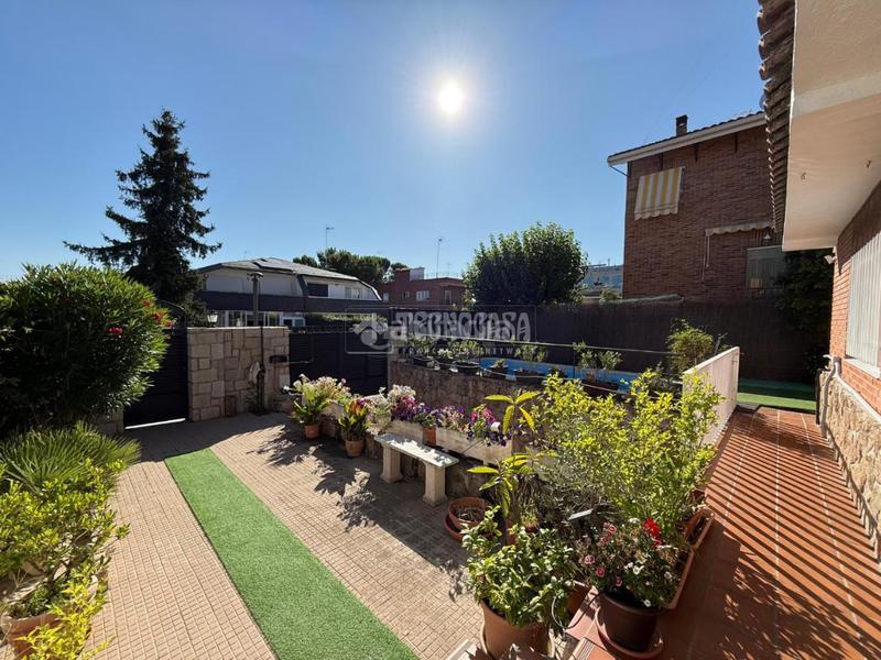 Foto 8680fa08-e9a5-40d6-ab74-7a7a9640e7d8. Casa bifamiliare con riscaldamento parcheggio in Arroyo de la Vega La Moraleja