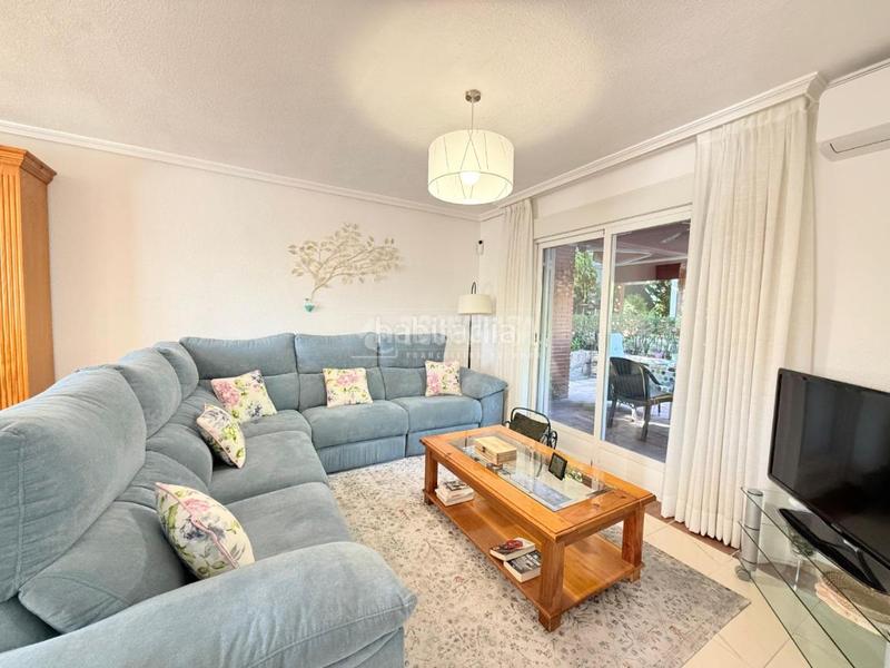 Foto 921fb0ba-ce02-4c82-9db8-23a52b981dff. Casa bifamiliare con riscaldamento parcheggio in Arroyo de la Vega La Moraleja