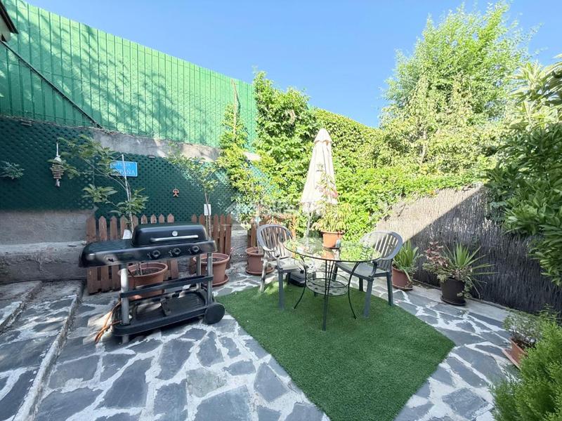 Foto 95512d8d-88b8-4e41-acec-d0fa2383834a. Casa bifamiliare con riscaldamento parcheggio in Arroyo de la Vega La Moraleja