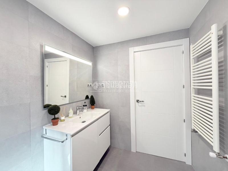 Foto 9de5a6a8-f3e7-4233-882a-e32e972e0e0f. Casa bifamiliare con riscaldamento parcheggio in Arroyo de la Vega La Moraleja