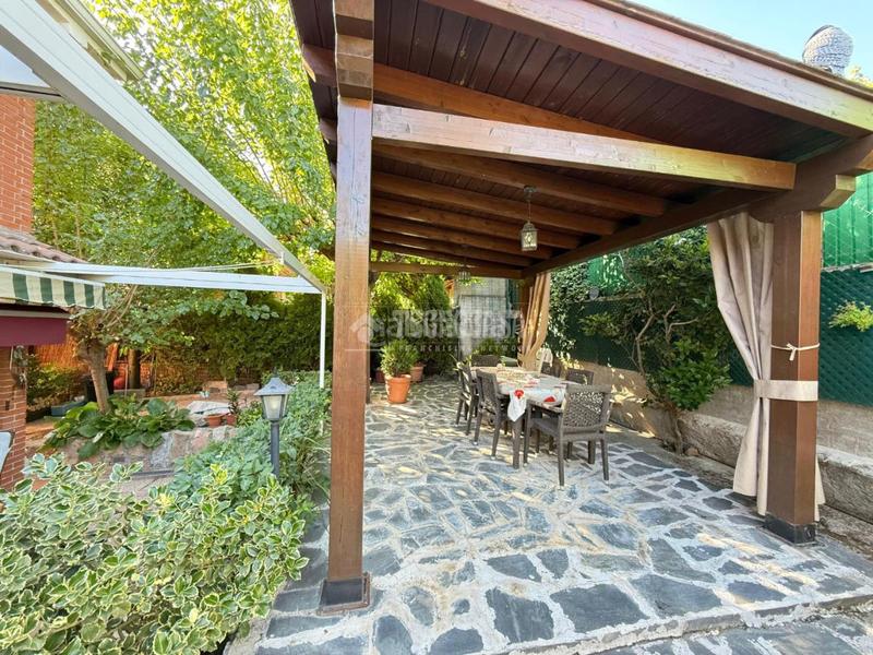 Foto d367325b-209e-44df-80b8-29c5e03b7149. Casa bifamiliare con riscaldamento parcheggio in Arroyo de la Vega La Moraleja