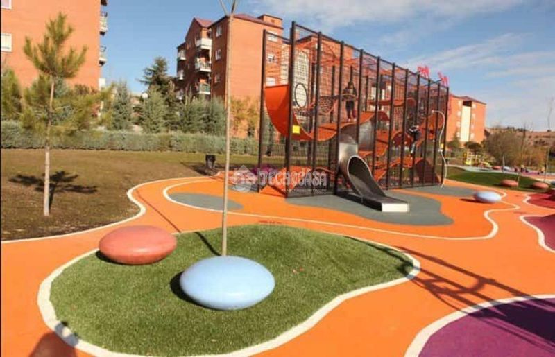 Foto 43abfef4-48e2-49d4-b11a-e87129f353c4. Aparcament cotxe a Centro Alcobendas