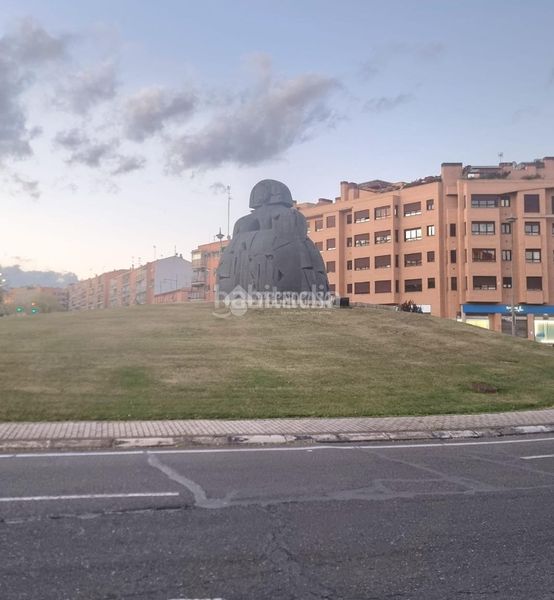 Foto add23f92-1d01-40ab-ad2d-da74baf19398. Aparcament cotxe a Centro Alcobendas