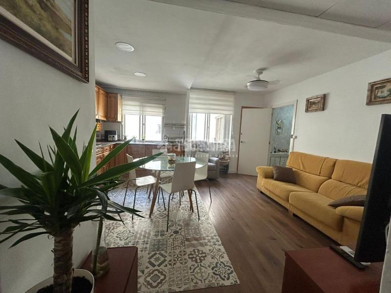 Foto a176842c-7db0-40e1-a264-b6a57464ab8f. Piso  en venta en La Creu Coberta Valencia