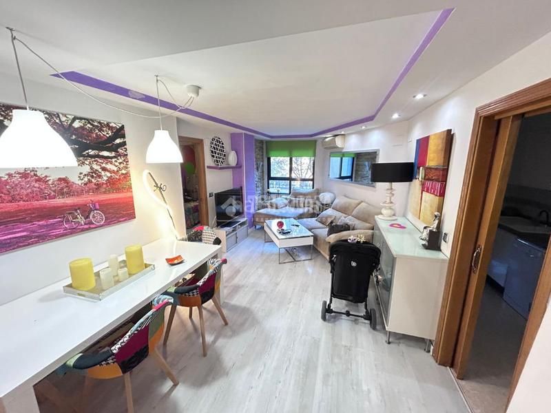 Foto f0ab1226-6fd9-4e62-b3bf-c9e27a07dc3b. Pis amb aparcament a Camí Reial Valencia