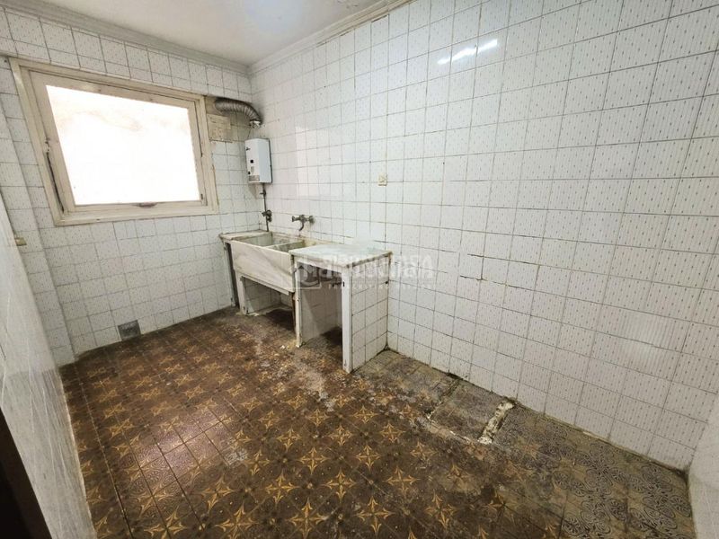 Foto 1a8afb83-6e80-45c2-b993-60e9d7935066. Pis a L´Hort de Senabre Valencia