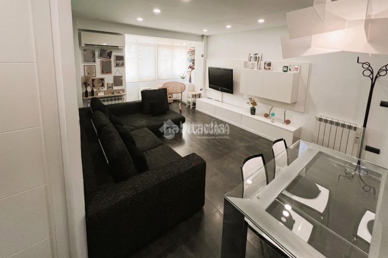 Foto df84fba2-b0a0-49dd-8612-a0013a6b67f2. Pis a L´Hort de Senabre Valencia