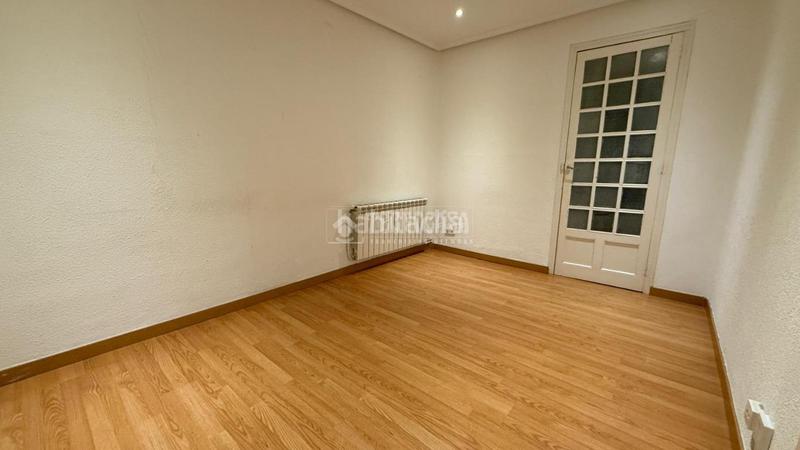 Foto 904ca8ee-d03f-478e-b7ca-340fb60b0bed. Piso  en venta en Embajadores-Lavapiés Madrid