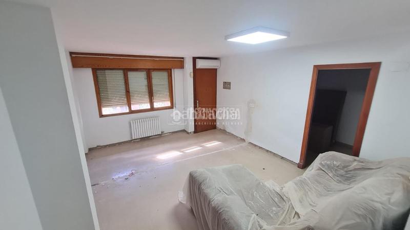 Foto 2a842a26-64ec-4643-8c16-37403f19bd01. Casa bifamiliare con riscaldamento parcheggio in Salvador Allende Zaragoza